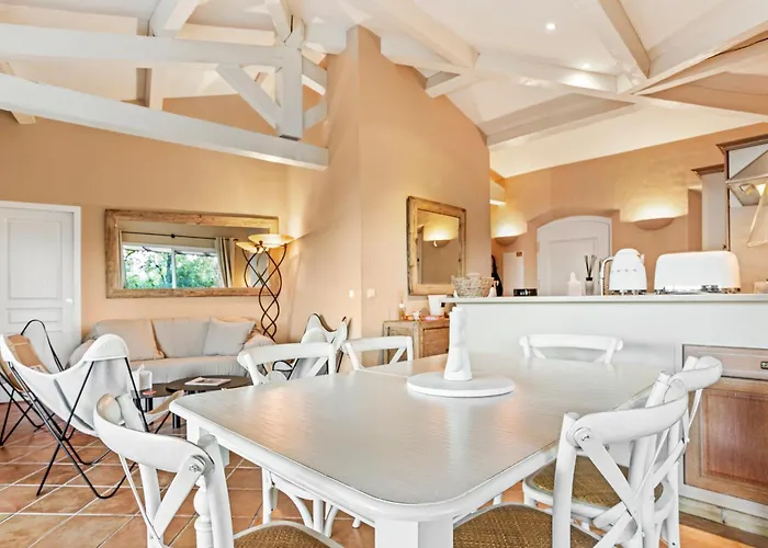 Casa de Férias Le Tropézien - Vue à 180, 3 Chambres, Jardin&piscine *