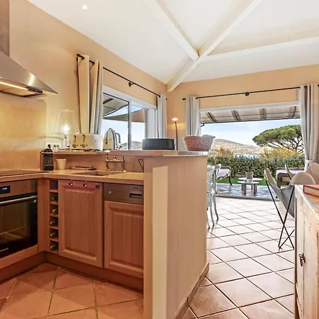 Vakantiehuis Le Tropezien - Vue A 180, 3 Chambres, Jardin & Piscine *