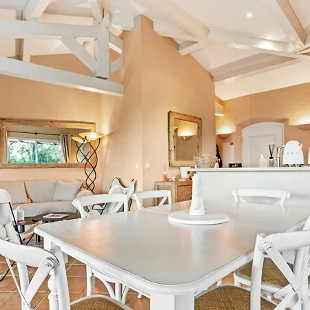 Vakantiehuis Le Tropezien - Vue A 180, 3 Chambres, Jardin & Piscine *