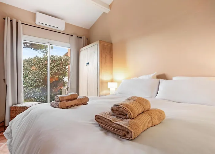 Le Tropezien - Vue A 180, 3 Chambres, Jardin & Piscine *