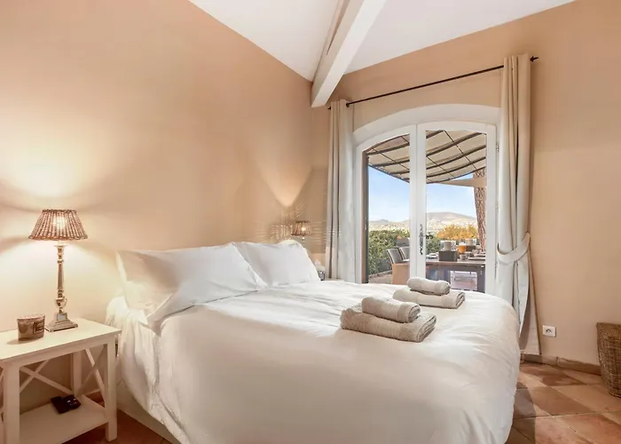 Le Tropezien - Vue A 180, 3 Chambres, Jardin & Piscine *