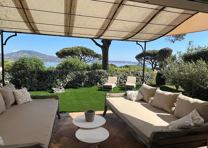 Le Tropezien - Vue A 180, 3 Chambres, Jardin & Piscine Ferienhaus